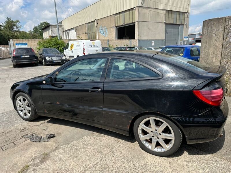 Gebraucht Mercedes CL200 163 PS (119 kW) 2002 Schwarz Coupé