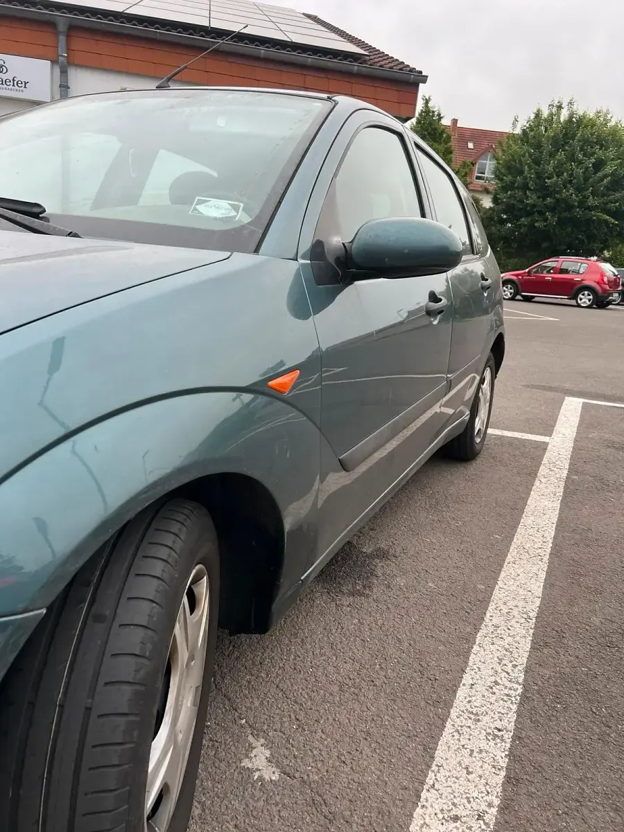 Gebraucht Ford Focus 101 PS (74 kW) 2002 Grün Limousine