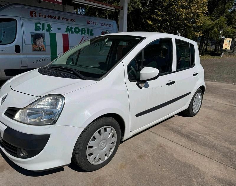 Usado Renault Modus 85 HP (62 kW) 2008 Branco Monovolume