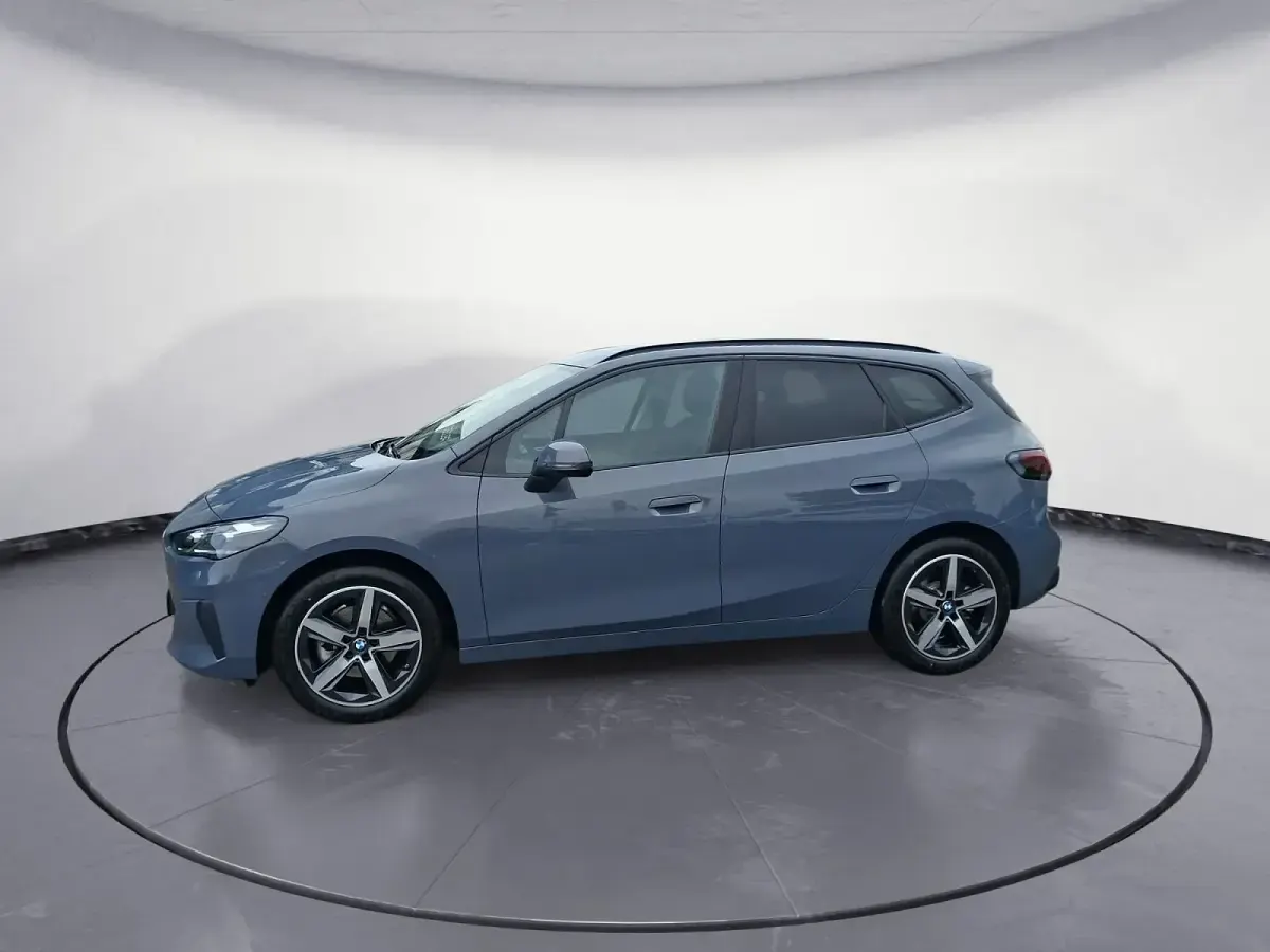 Używany BMW 220 Active Tourer 170 KM (125 kW) 2025 Minivan