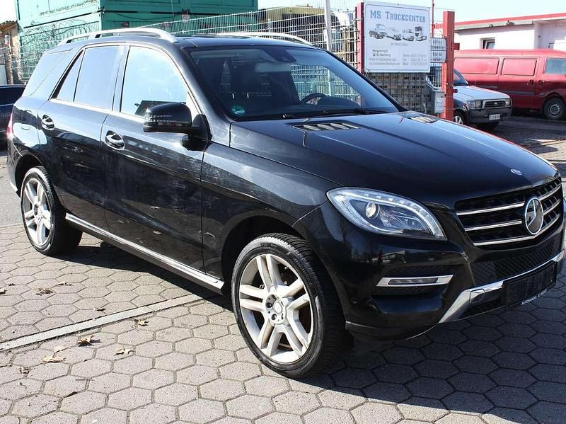 Gebraucht Mercedes ML350 258 PS (189 kW) 2015 Schwarz SUV