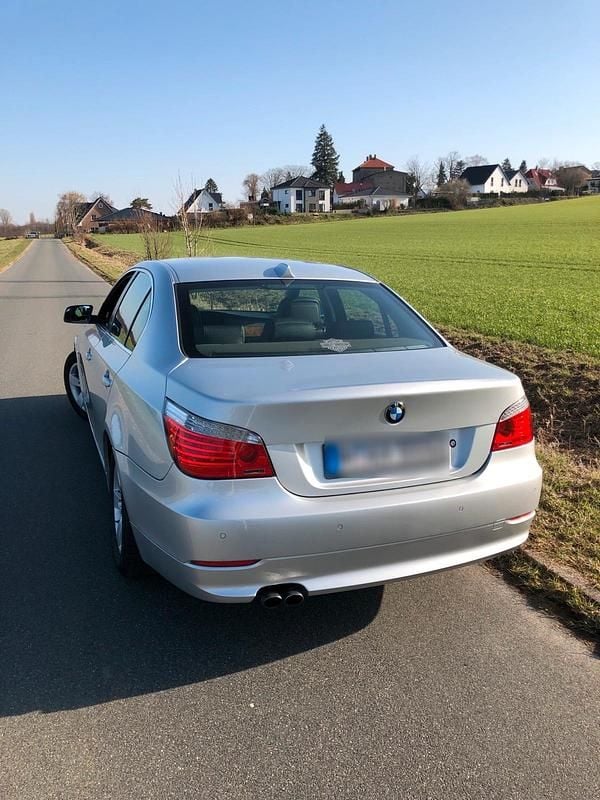 Gebraucht BMW 525 218 PS (160 kW) 2009 Grau Limousine