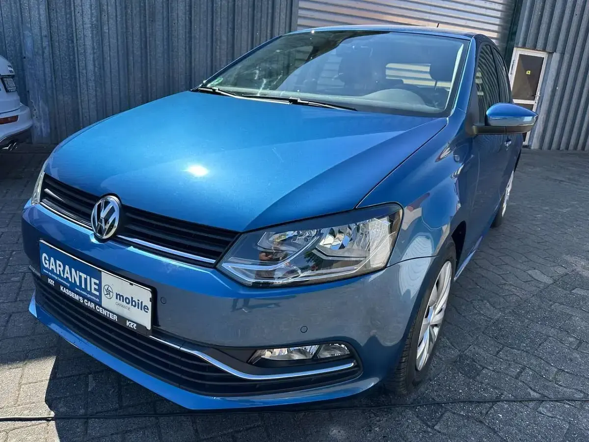 Gebraucht VW Polo Comfortline 90 PS (66 kW) 2016 Blue silk metallic Kleinwagen