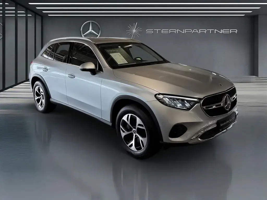 Gebraucht Mercedes GLC300de Avantgarde 197 PS (144 kW) 2025 Silber SUV