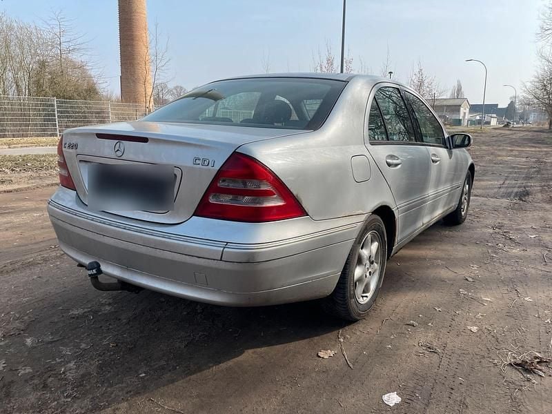 Gebraucht Mercedes C220 143 PS (105 kW) 2001 Silber Limousine