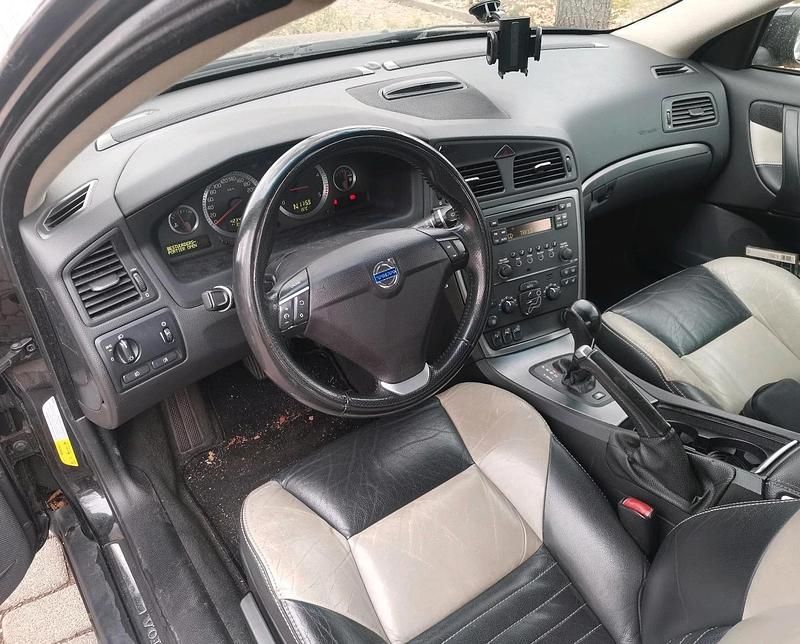 Schwarz Gebraucht 2008 Volvo S60 Limousine | 4.444 € - Bild 1/4