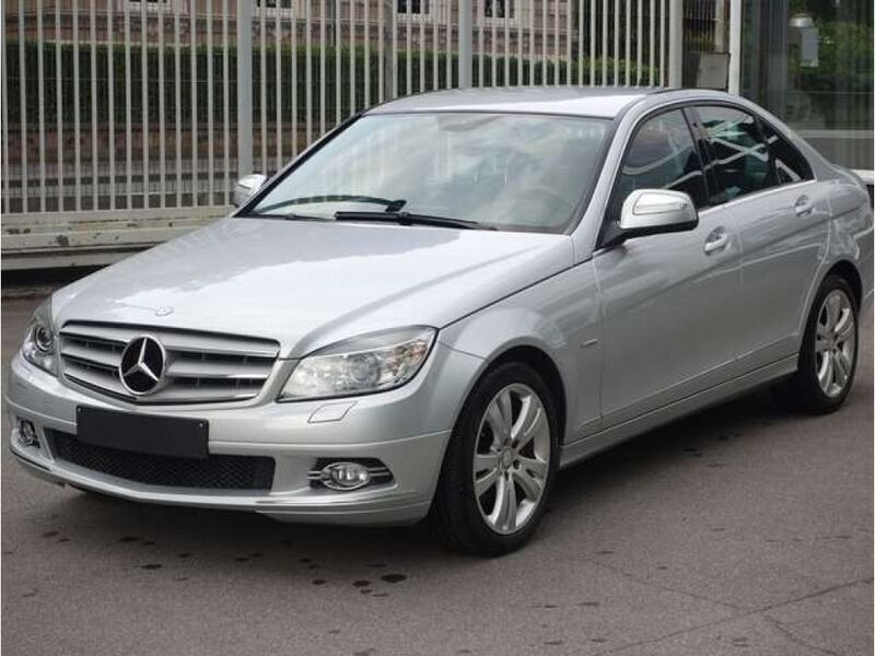 Iridiumsilber (metallic) Gebraucht 2009 Mercedes 230 Avantgarde Limousine | 18.950 € - Bild 1/4