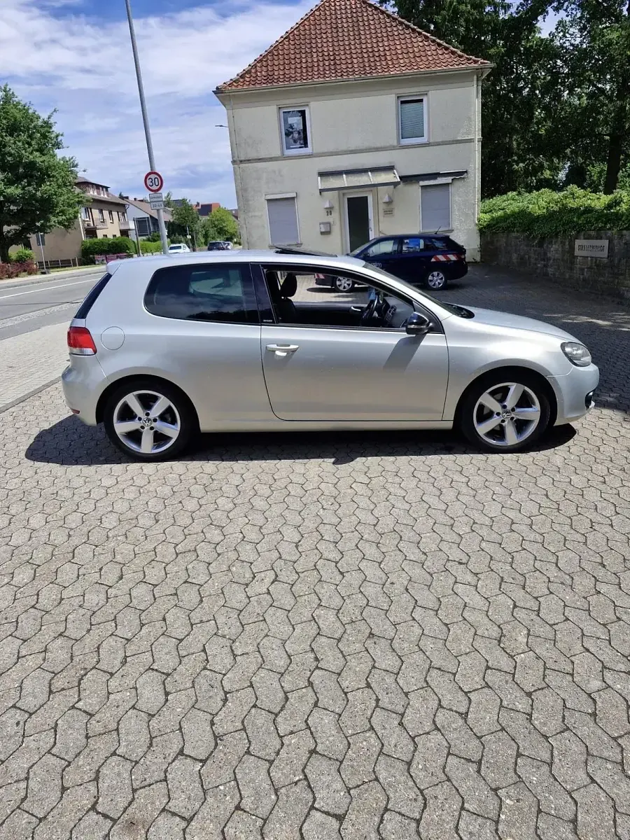 Gebraucht VW Golf VI 122 PS (89 kW) 2011 Grau Kleinwagen