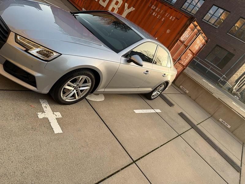 Gebraucht Audi A4 Design 150 PS (110 kW) 2019 Silber Limousine