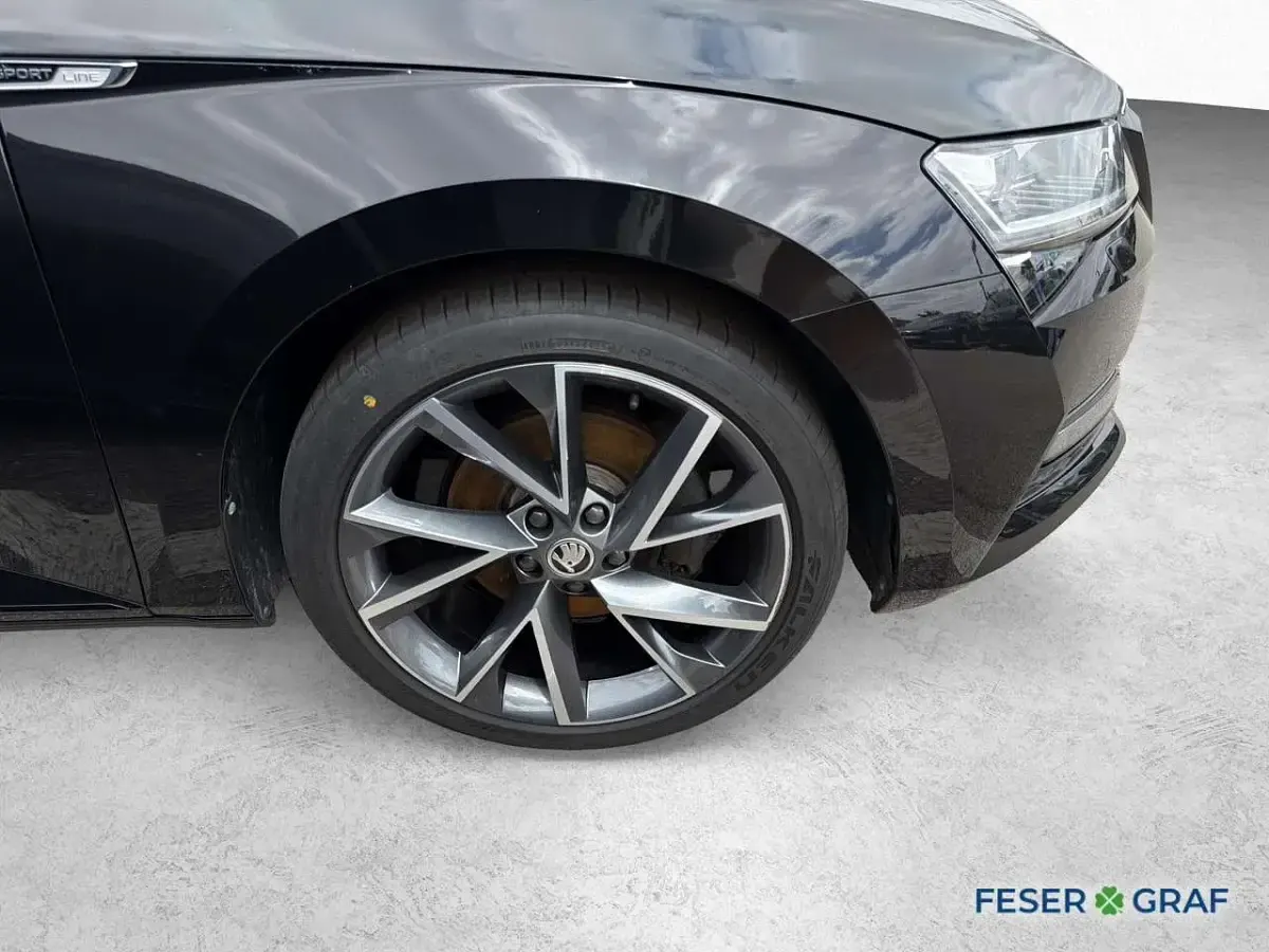 Gebraucht Skoda Superb SportLine 150 PS (110 kW) 2022 Blackmagicperleffekt Kombi