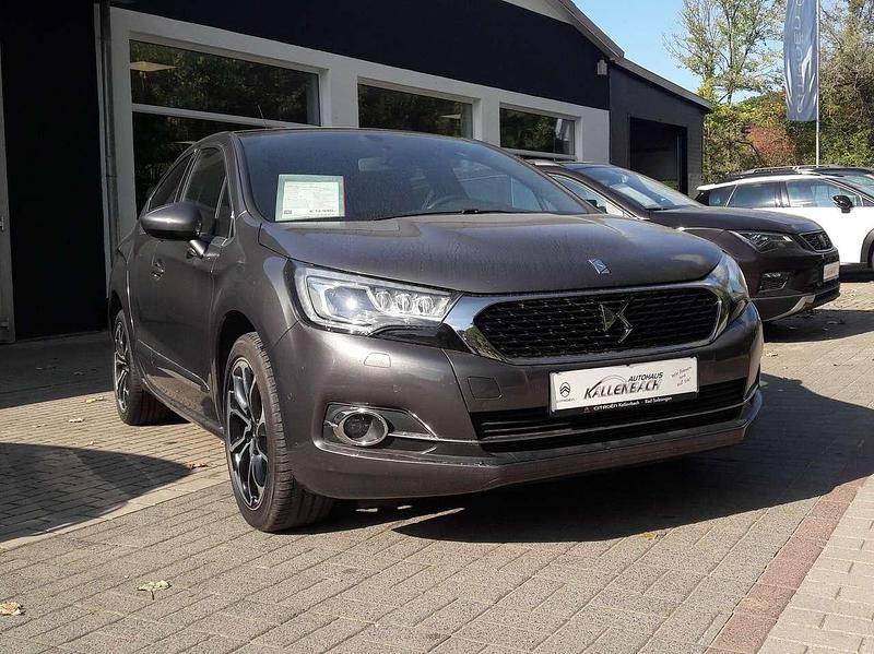 Gris platinium Gebraucht 2017 Citroën DS4 Kleinwagen | 11.900 € - Bild 1/4