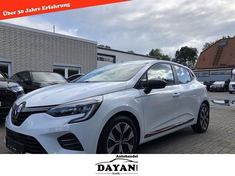 Gletscherweiss Gebraucht 2023 Renault Clio V Evolution Limousine | 15.900 € (Etwas zu teuer) - Bild 1/4