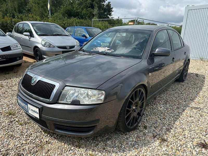 Grau Gebraucht 2003 Skoda Superb Elegance Limousine | 2.790 € (Fairer Preis) - Bild 1/4