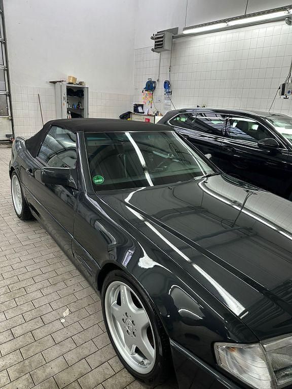 Schwarz Gebraucht 1994 Mercedes SL320 Cabrio | 22.900 € - Bild 1/4