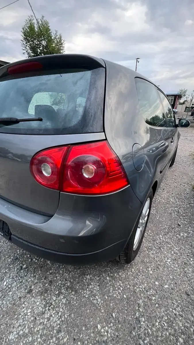 Gebraucht VW Golf IV 105 PS (77 kW) 2005 Silber Kleinwagen