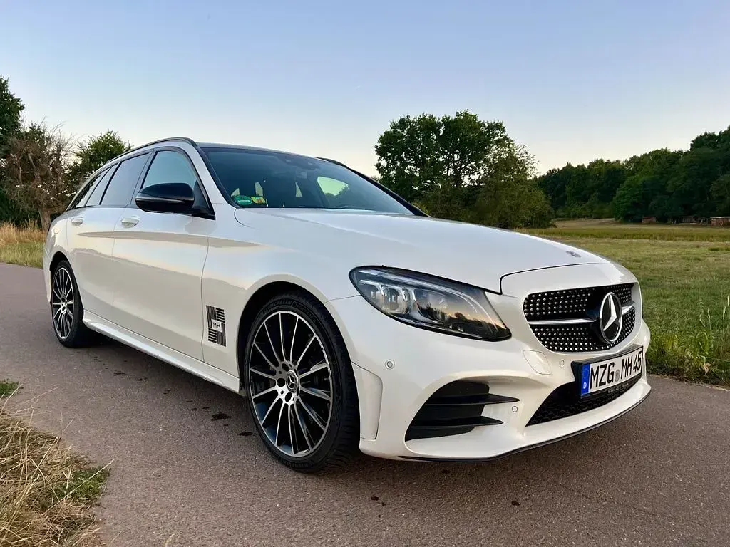 Gebraucht Mercedes C400 333 PS (244 kW) 2020 Weiß Limousine