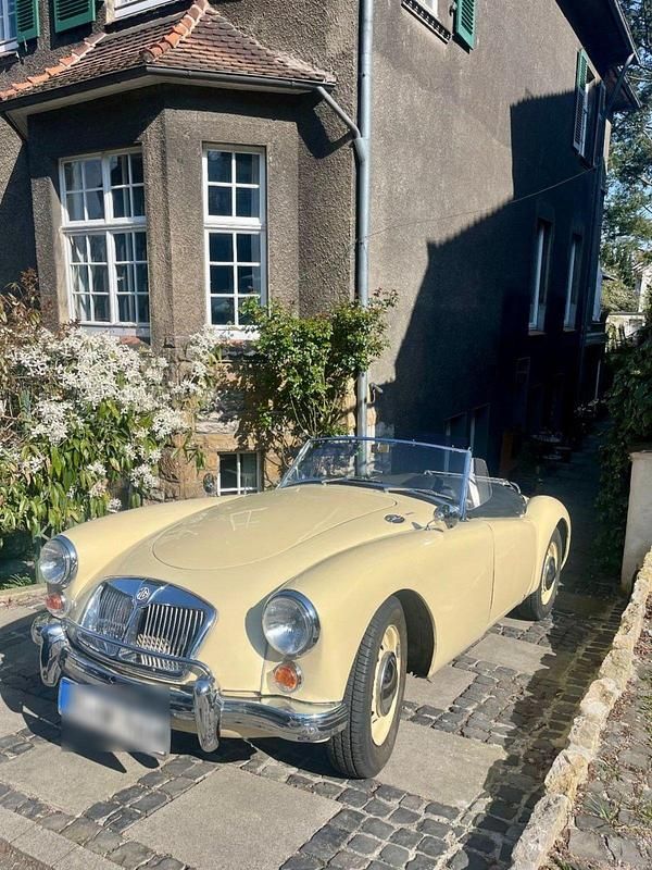 Beige Gebraucht 1960 MG 1600 Cabrio | 25.950 € - Bild 1/4