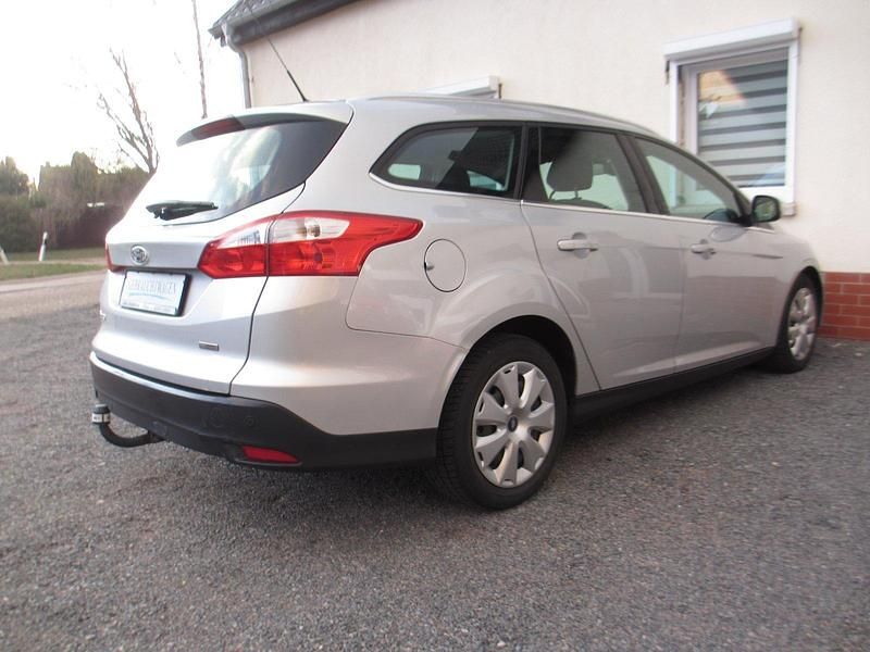 Gebraucht Ford Focus 116 PS (85 kW) 2012 Silber Kombi