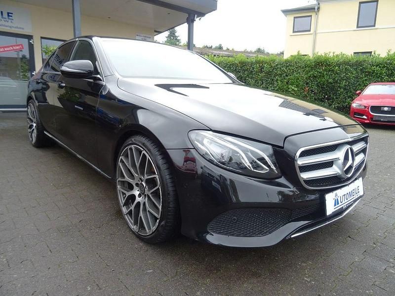 Gebraucht Mercedes E350 Avantgarde 258 PS (189 kW) 2016 Schwarz Limousine