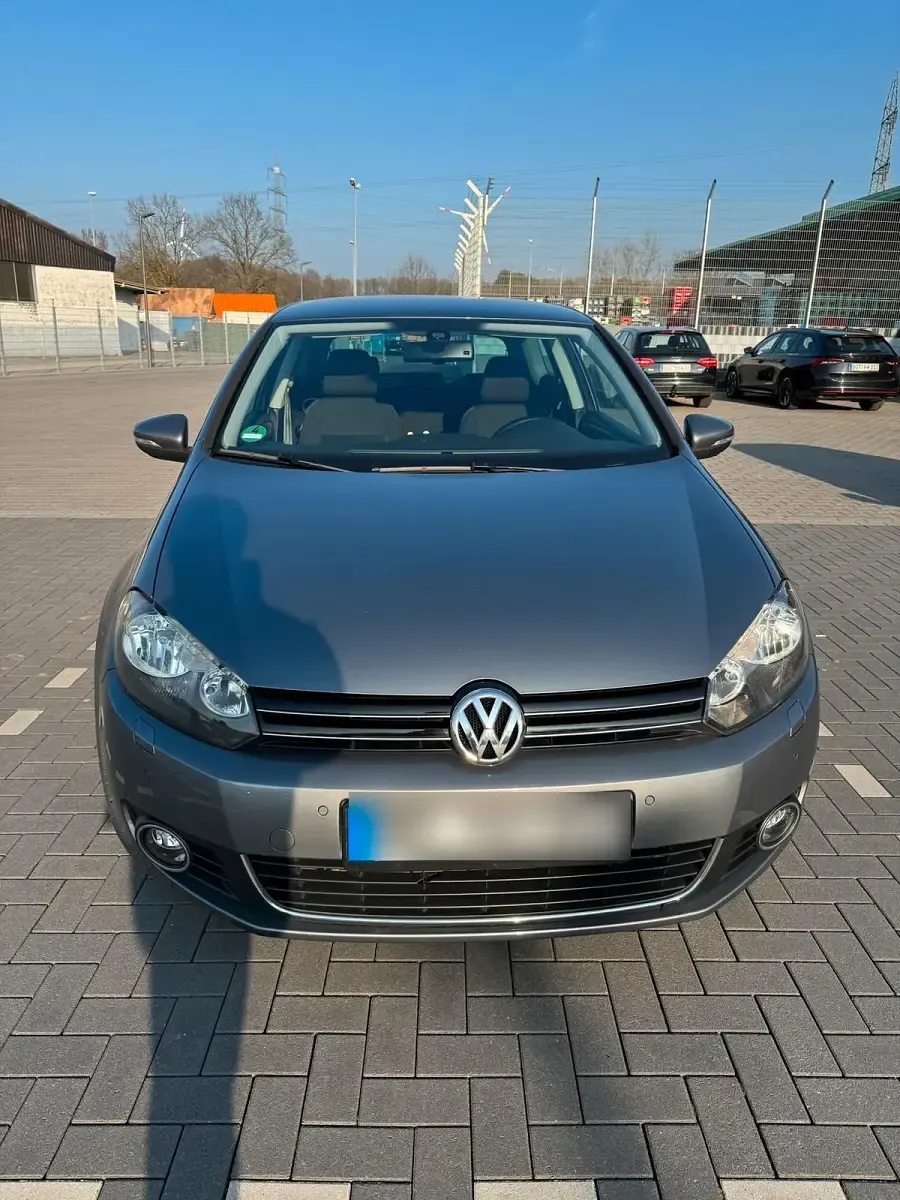 Gebraucht VW Golf VI Highline 122 PS (89 kW) 2009 Grau Kleinwagen