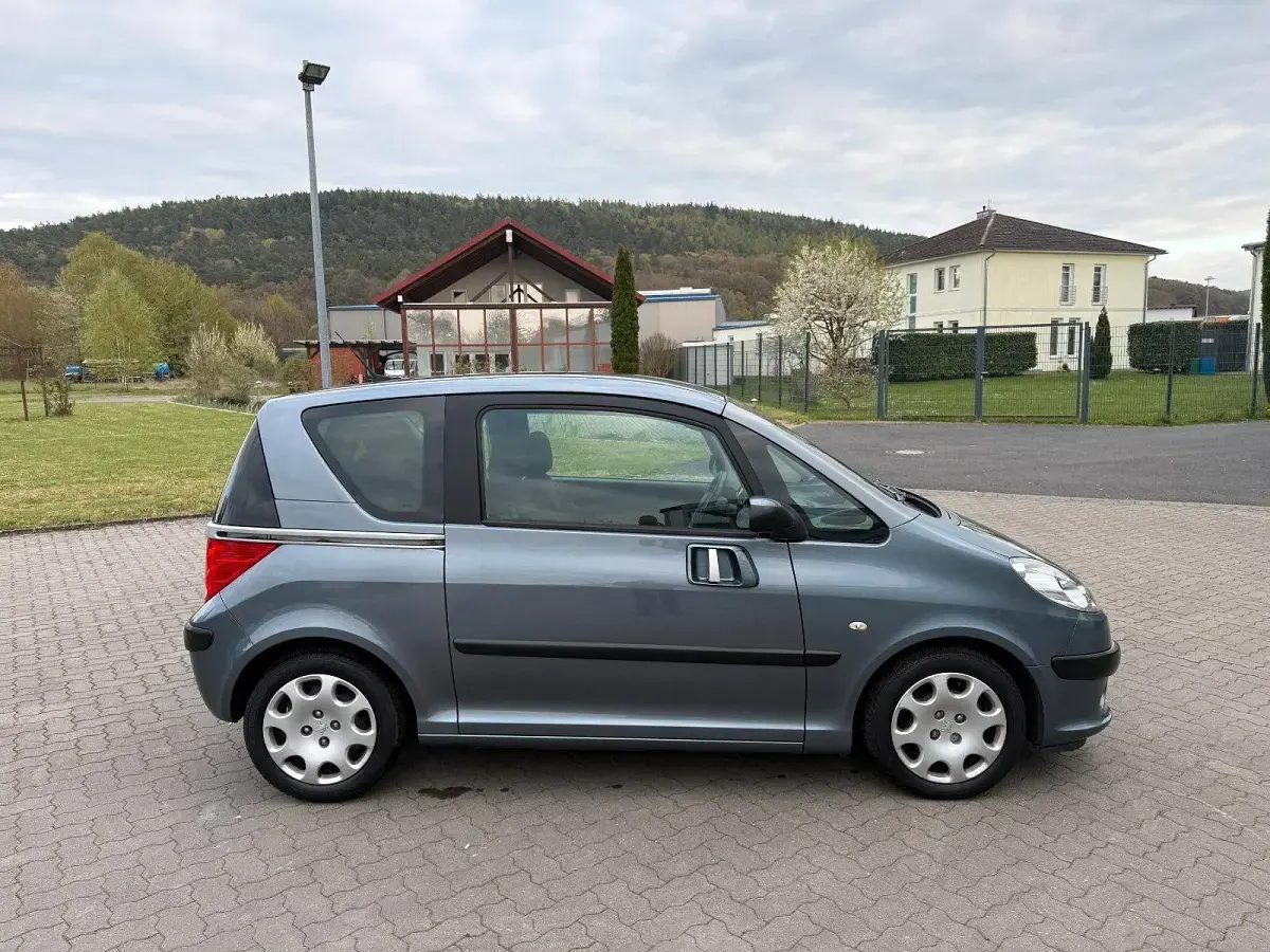 Gebraucht Peugeot 1007 Filou 88 PS (64 kW) 2006 Grau Van / Kleinbus