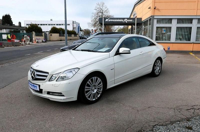 Gebraucht Mercedes E200 184 PS (135 kW) 2012 Weiß Coupé
