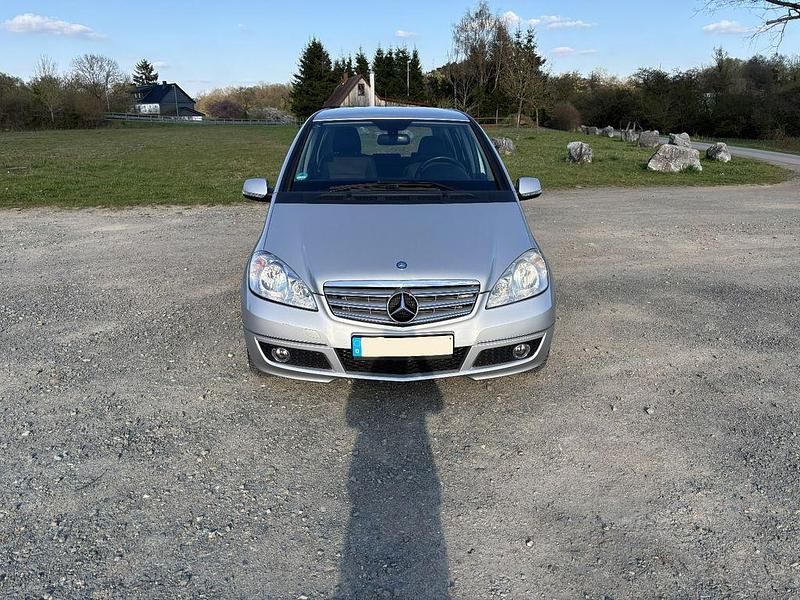 Gebraucht Mercedes A180 116 PS (85 kW) 2010 Silber Van / Kleinbus