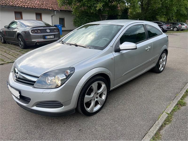 Silber Gebraucht 2007 Opel Astra Coupé | 1.800 € (Guter Preis) - Bild 1/4