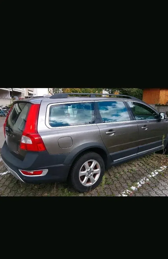 Gebraucht Volvo XC70 163 PS (119 kW) 2011 Andere farben Kombi