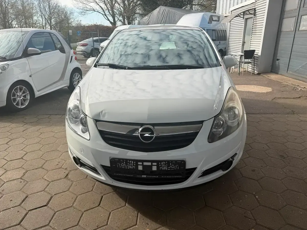 Gebraucht Opel Corsa Edition 86 PS (63 kW) 2010 Weiß Kleinwagen
