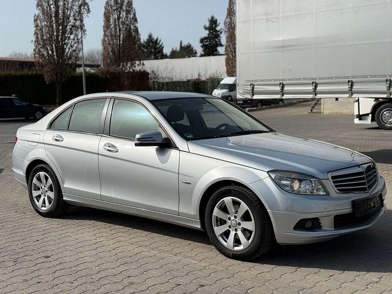 Gebraucht Mercedes C180 156 PS (114 kW) 2010 Silber Limousine