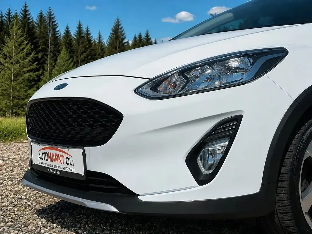 Gebraucht Ford Fiesta Active 101 PS (74 kW) 2019 Weiß Kleinwagen