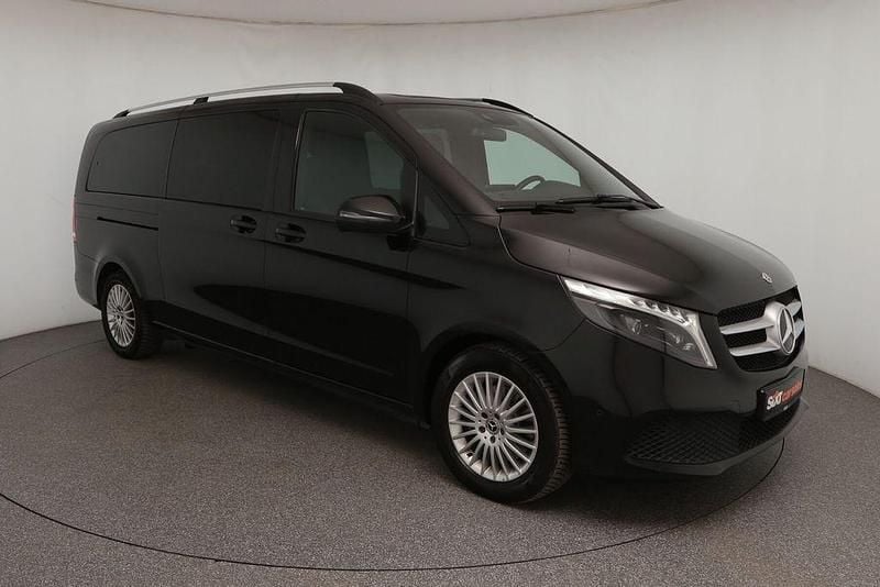 Gebraucht Mercedes V300 237 PS (174 kW) 2024 Schwarz Van / Kleinbus