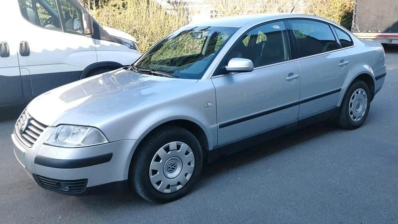 Gebraucht VW Passat 130 PS (95 kW) 2002 Silber Limousine