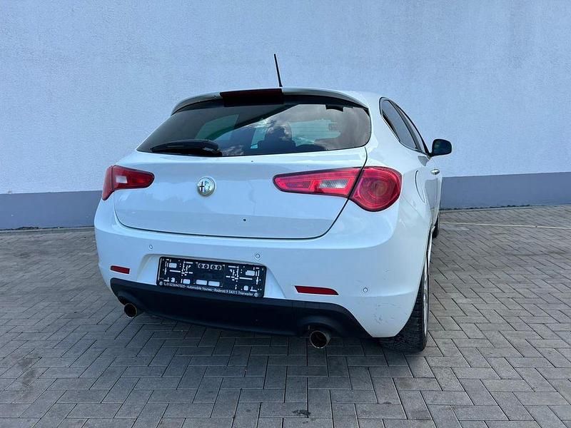 Gebraucht Alfa Romeo Giulietta Turismo 170 PS (125 kW) 2012 Weiß Kleinwagen