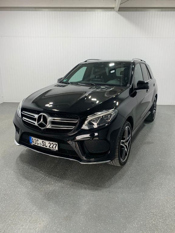 Schwarz Gebraucht 2015 Mercedes GLE400 SUV | 26.900 € (Fairer Preis) - Bild 1/4