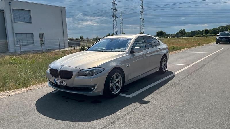 Andere farben Gebraucht 2011 BMW 530 Limousine | 17.500 € (Fairer Preis) - Bild 1/4