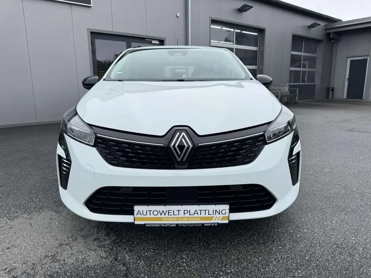 Gebraucht Renault Clio V Evolution 67 PS (49 kW) 2024 Weiß Limousine