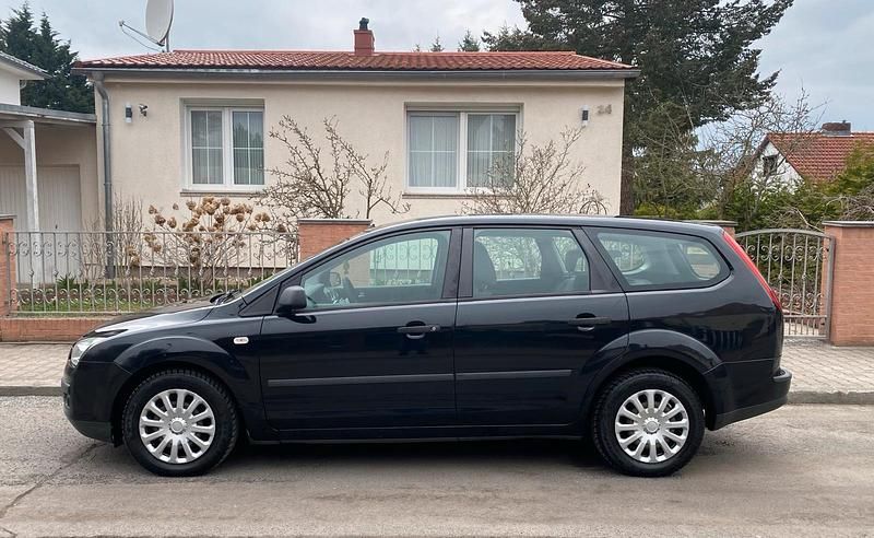 Gebraucht Ford Focus 101 PS (74 kW) 2007 Schwarz Kombi