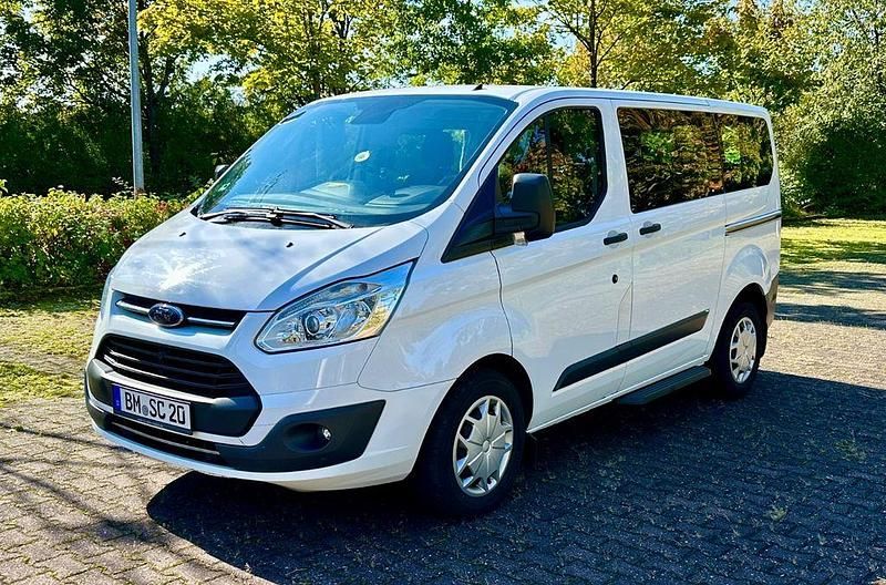 Gebraucht Ford Tourneo 131 PS (96 kW) 2016 Weiß Van / Kleinbus