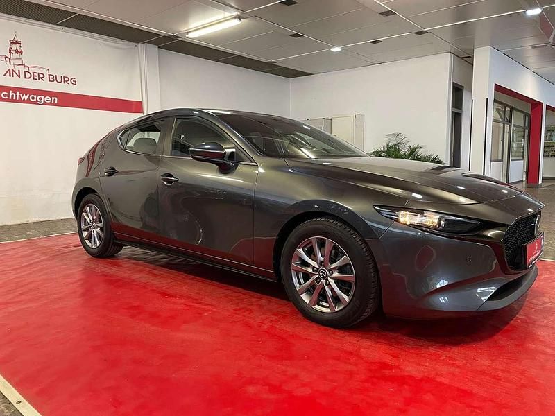 Grau Gebraucht 2019 Mazda 3 Selection Kleinwagen | 15.900 € - Bild 1/4