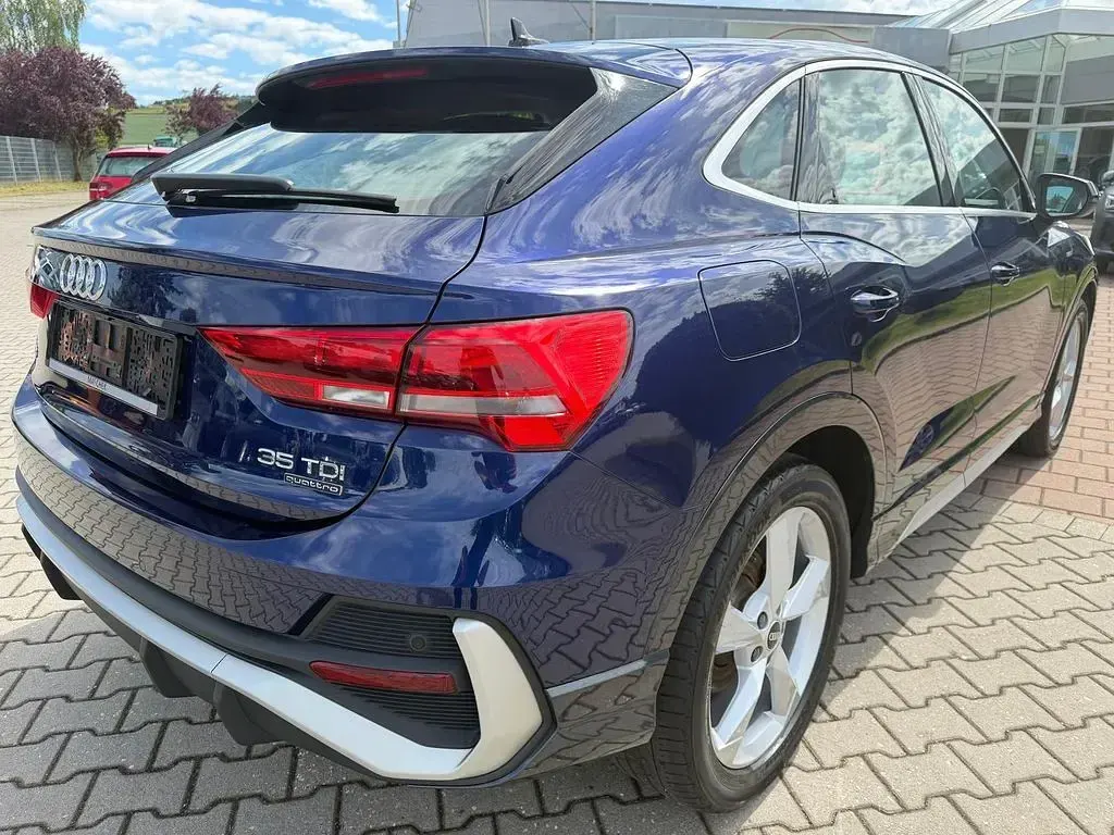 Gebraucht Audi Q3 Sportback S-Line 150 PS (110 kW) 2022 Blau SUV