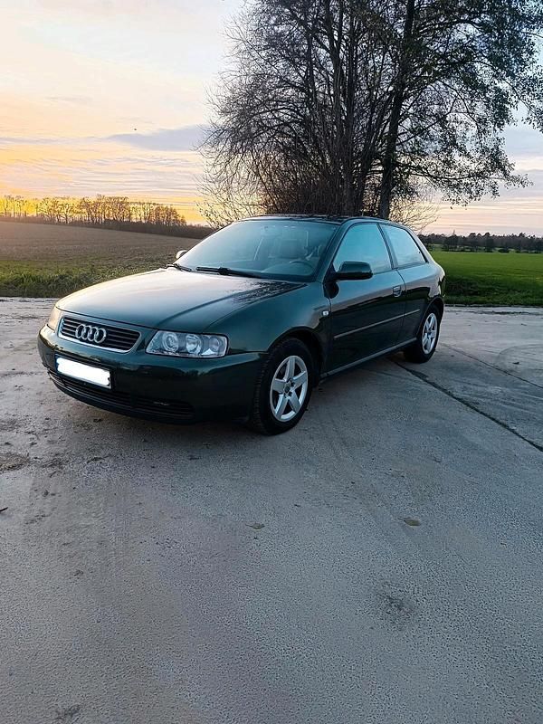 Grün Gebraucht 2001 Audi A3 Kleinwagen | 1.350 € (Guter Preis) - Bild 1/4