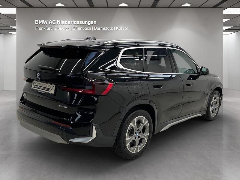 Gebraucht BMW iX1 Performance 200 kW (272 PS) 2023 Schwarz SUV