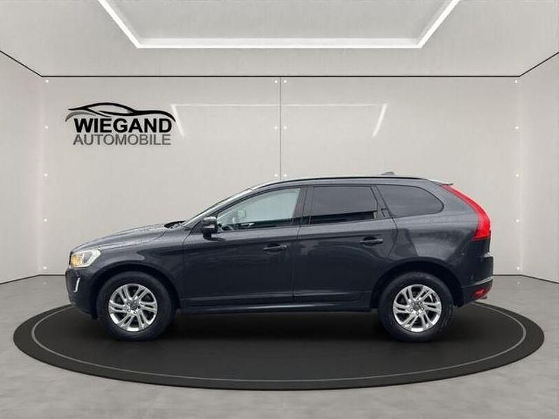 Gebraucht Volvo XC60 Kinetic 150 PS (110 kW) 2016 Schwarz SUV