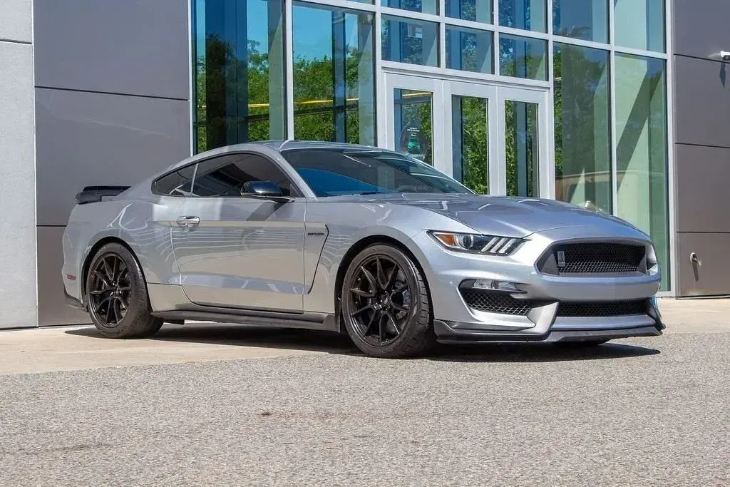 Gebraucht Ford Mustang 526 PS (386 kW) 2020 Silber
