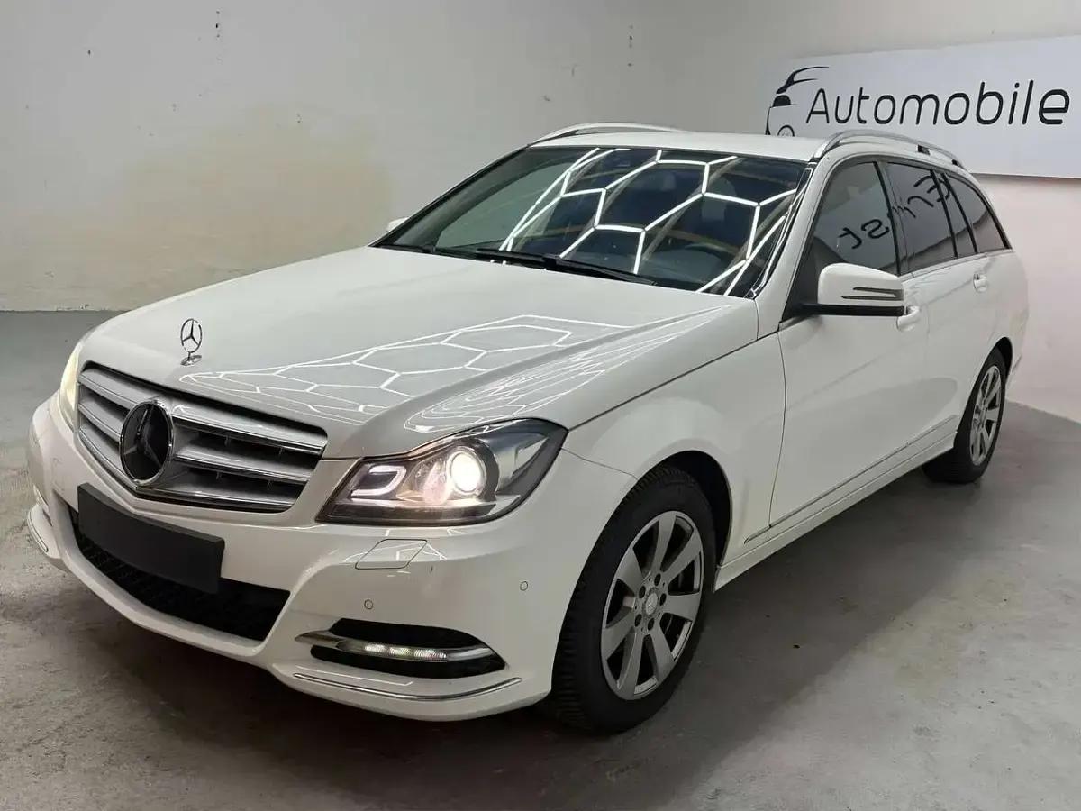 Gebraucht Mercedes C250 204 PS (150 kW) 2013 Polarweiss  unilack Kombi