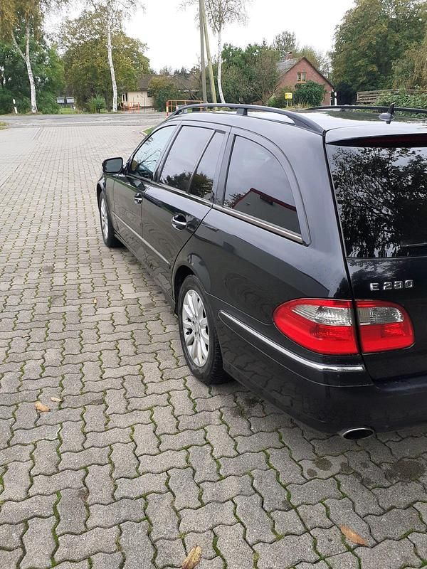 Gebraucht Mercedes E280 190 PS (139 kW) 2009 Schwarz Kombi