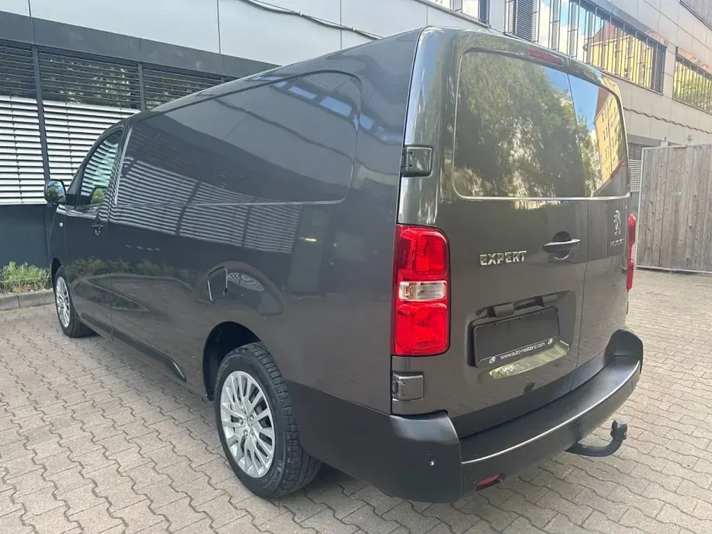 Gebraucht Peugeot Expert 122 PS (89 kW) 2022 Grau Van