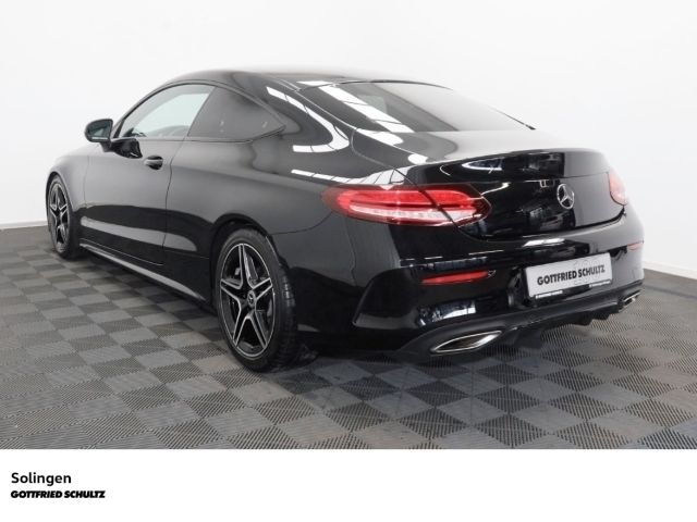 Gebraucht Mercedes C200 AMG line 184 PS (135 kW) 2020 Ung. schwarz  unilack Coupé